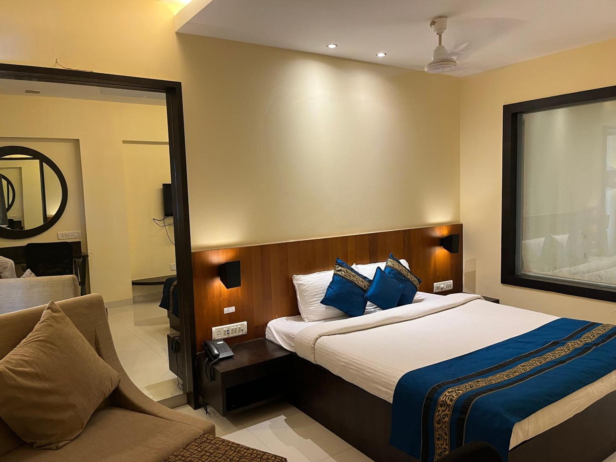 Hotel Landmark Ratnagiri Ngoại thất bức ảnh