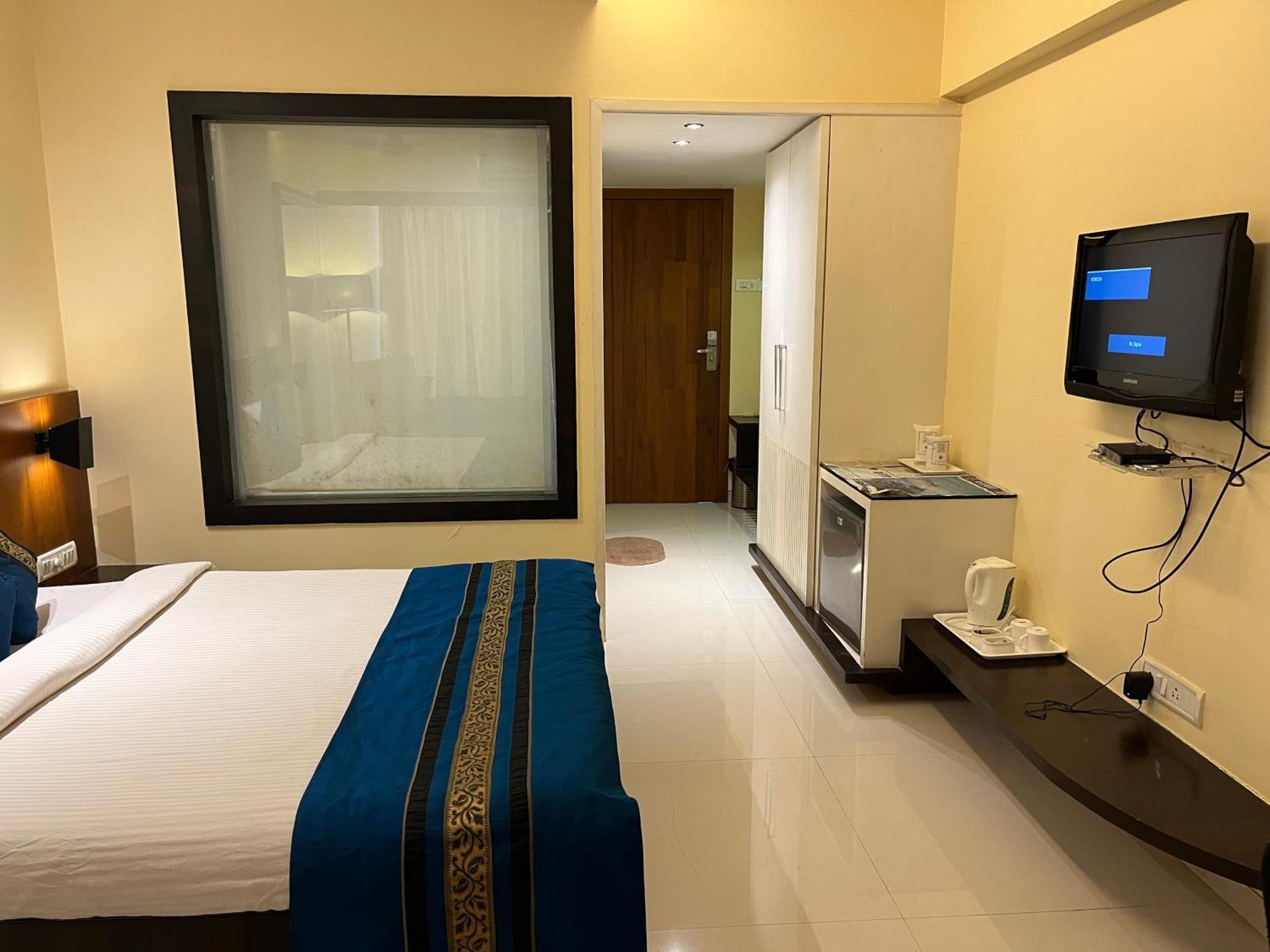 Hotel Landmark Ratnagiri Ngoại thất bức ảnh