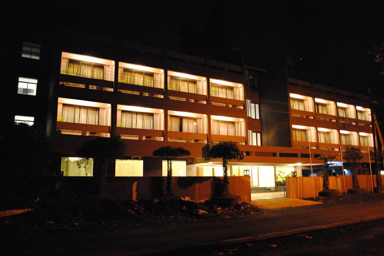 Hotel Landmark Ratnagiri Ngoại thất bức ảnh
