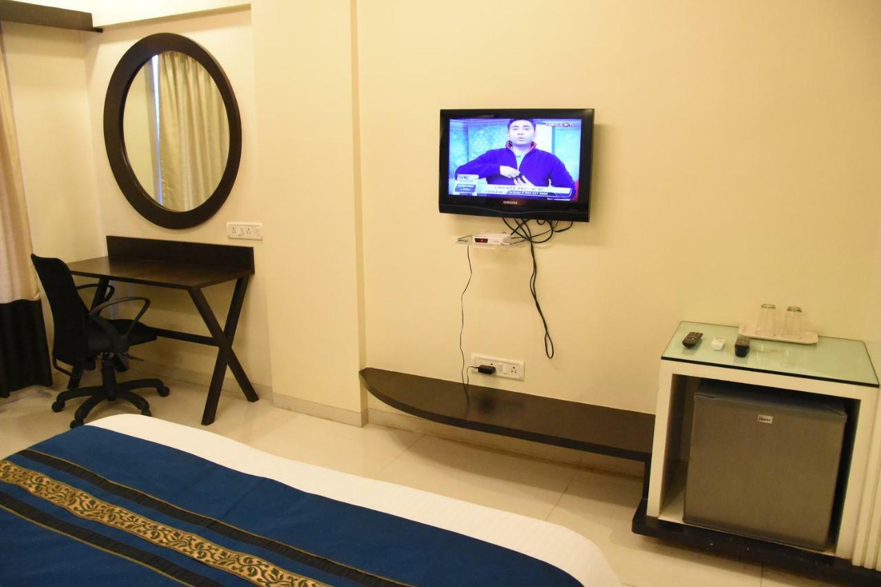 Hotel Landmark Ratnagiri Ngoại thất bức ảnh