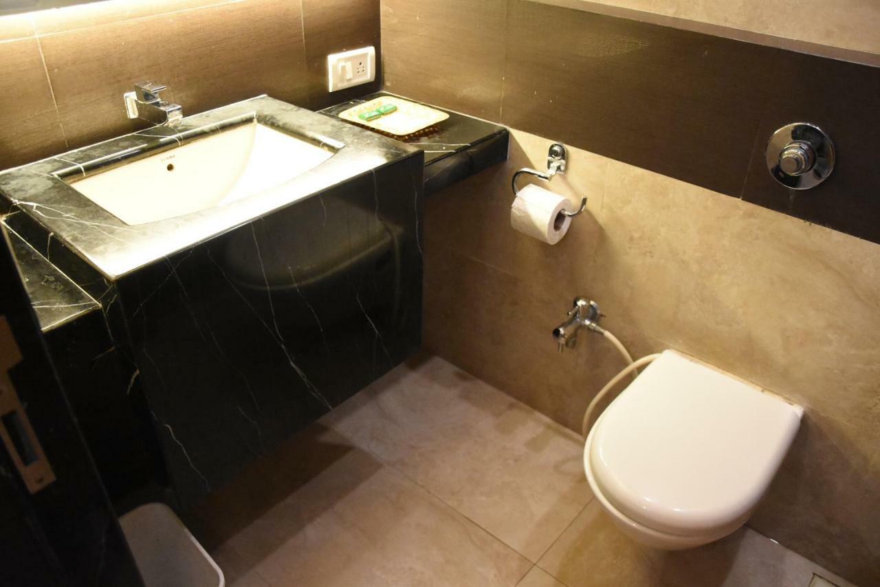 Hotel Landmark Ratnagiri Ngoại thất bức ảnh