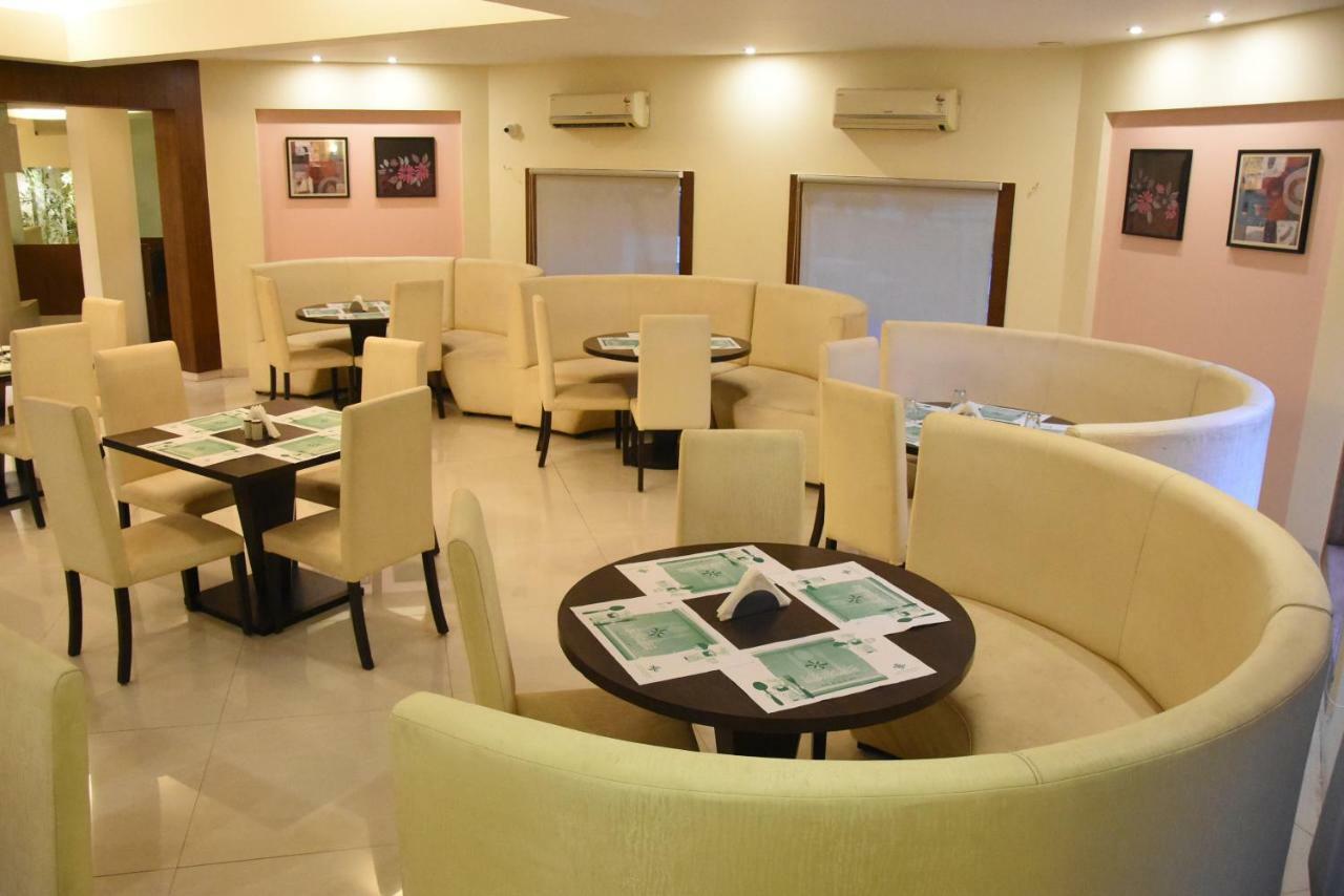 Hotel Landmark Ratnagiri Ngoại thất bức ảnh