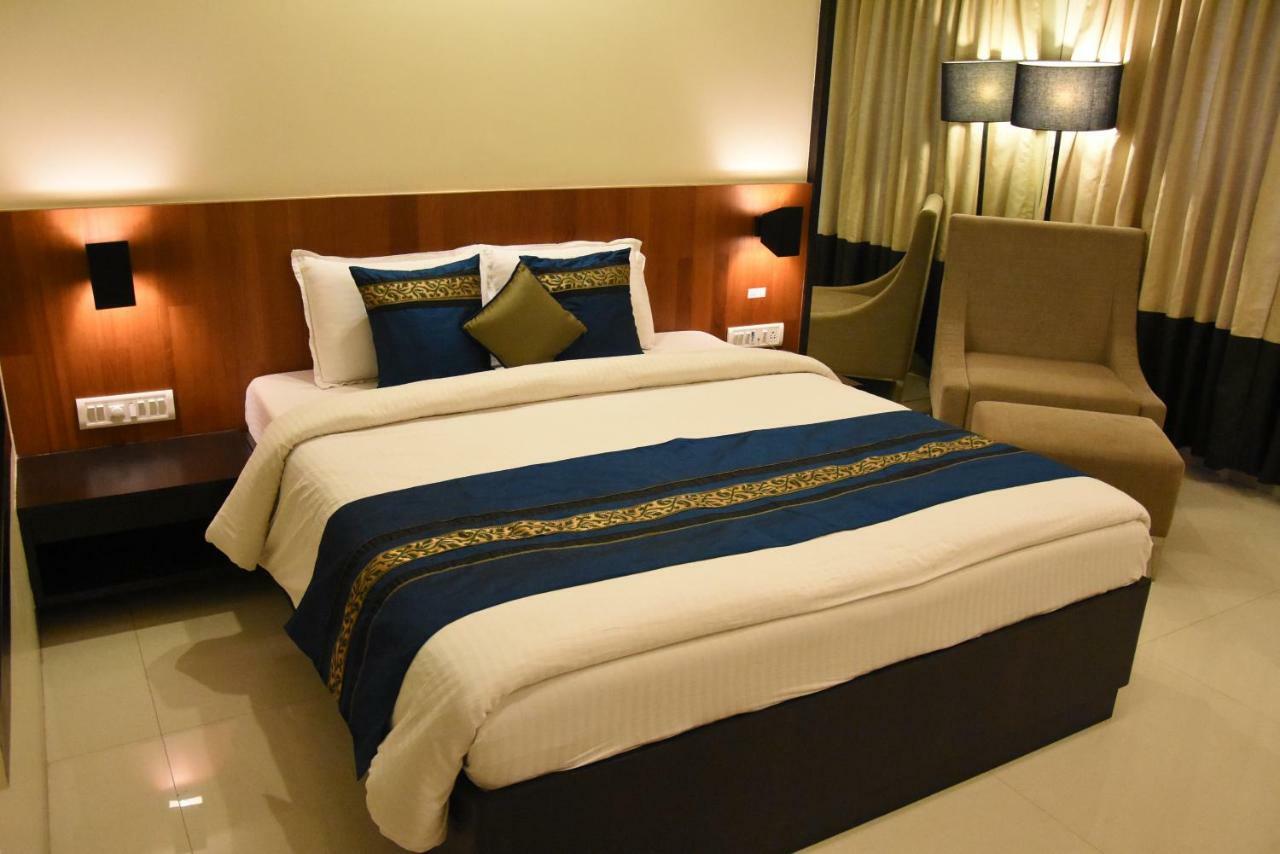 Hotel Landmark Ratnagiri Ngoại thất bức ảnh