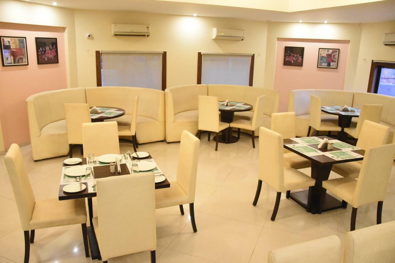 Hotel Landmark Ratnagiri Ngoại thất bức ảnh