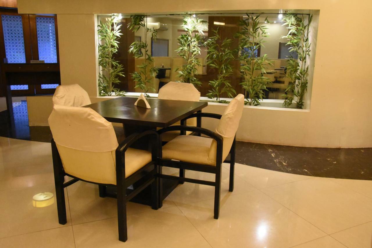 Hotel Landmark Ratnagiri Ngoại thất bức ảnh