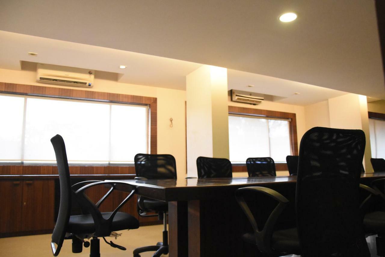Hotel Landmark Ratnagiri Ngoại thất bức ảnh