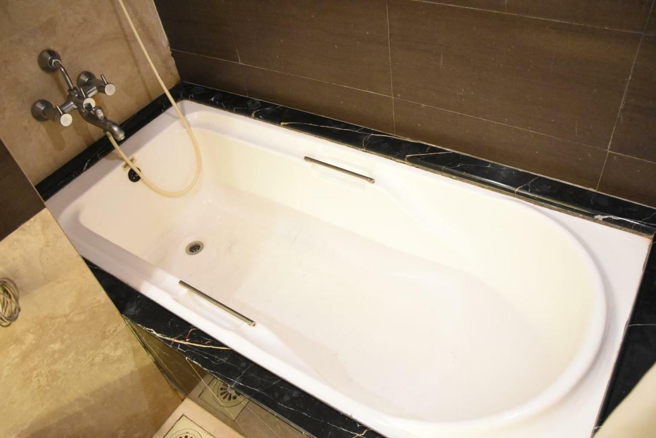 Hotel Landmark Ratnagiri Ngoại thất bức ảnh